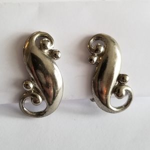Vintage screwback earrings silver tone